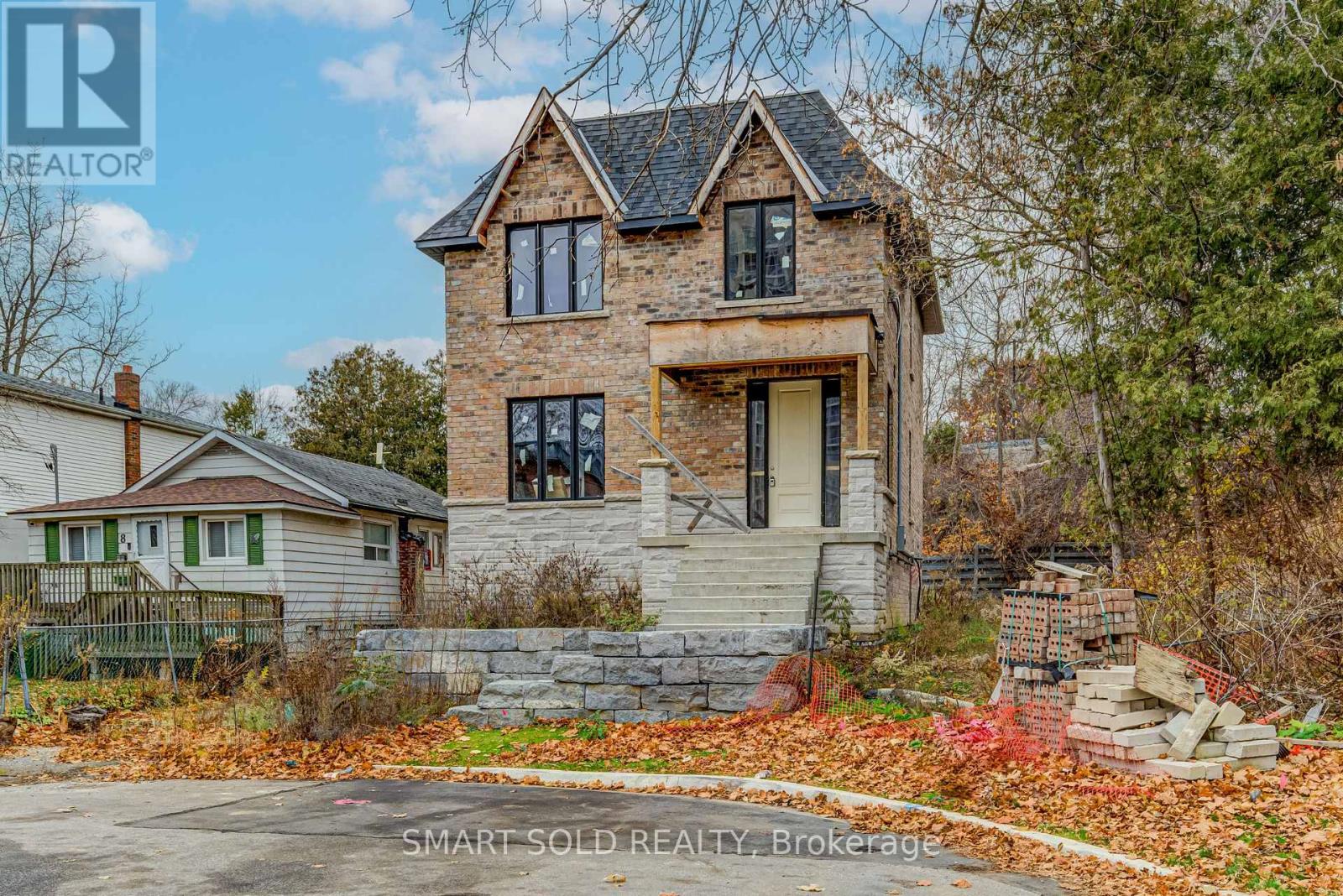 4 Forty Third Street, Toronto, Ontario  M8W 3P6 - Photo 3 - W12581658