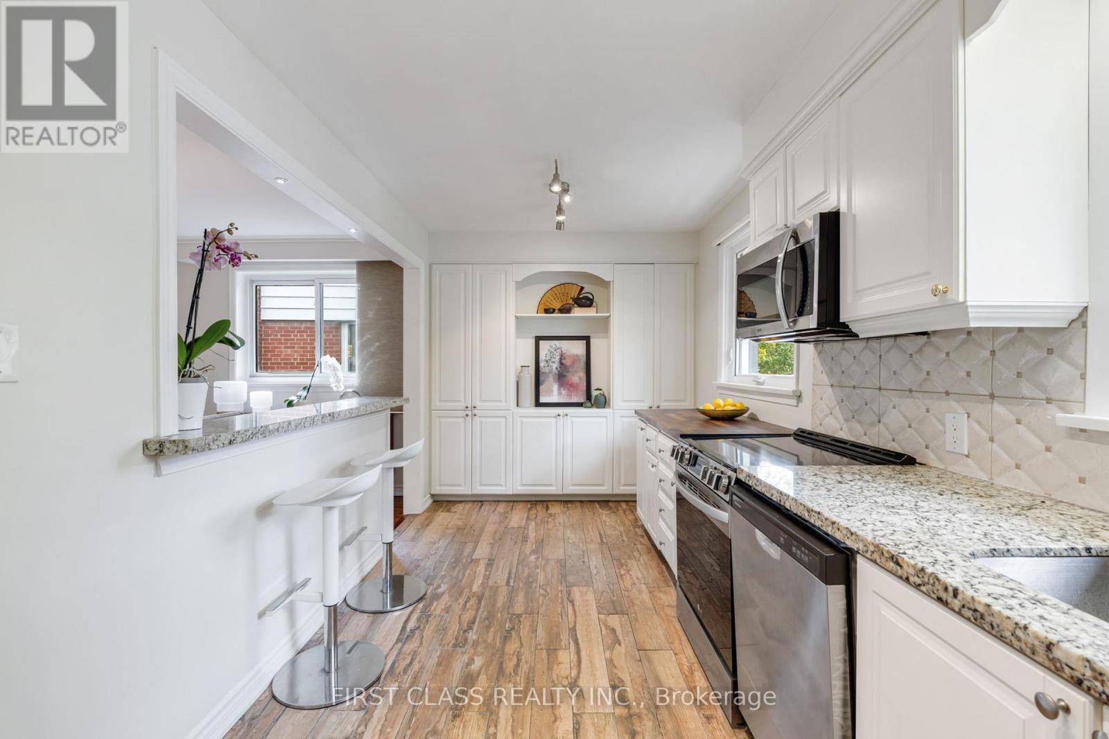 Main - 1920 Truscott Drive, Mississauga, Ontario  L5J 2A2 - Photo 20 - W12581666