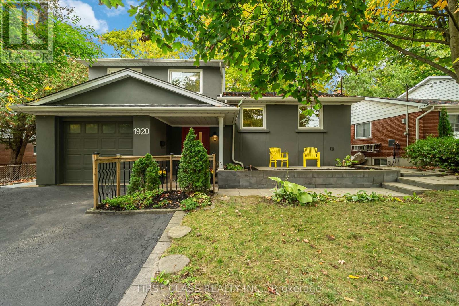 Main - 1920 Truscott Drive, Mississauga, Ontario  L5J 2A2 - Photo 3 - W12581666