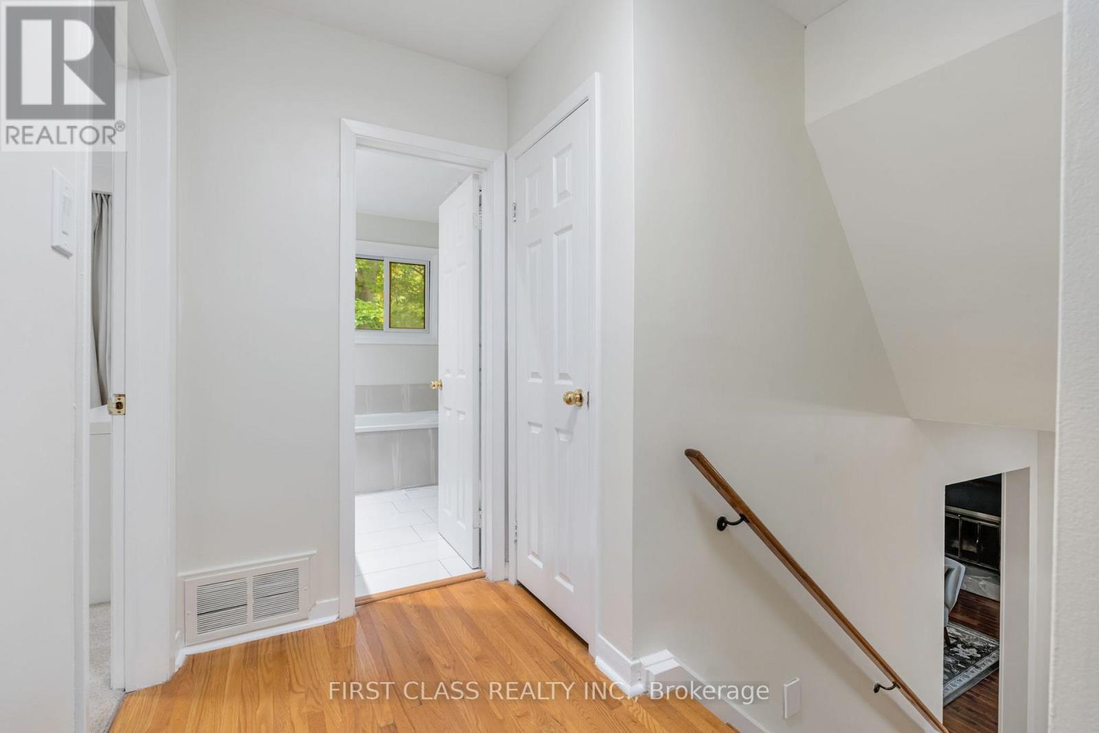 Main - 1920 Truscott Drive, Mississauga, Ontario  L5J 2A2 - Photo 35 - W12581666