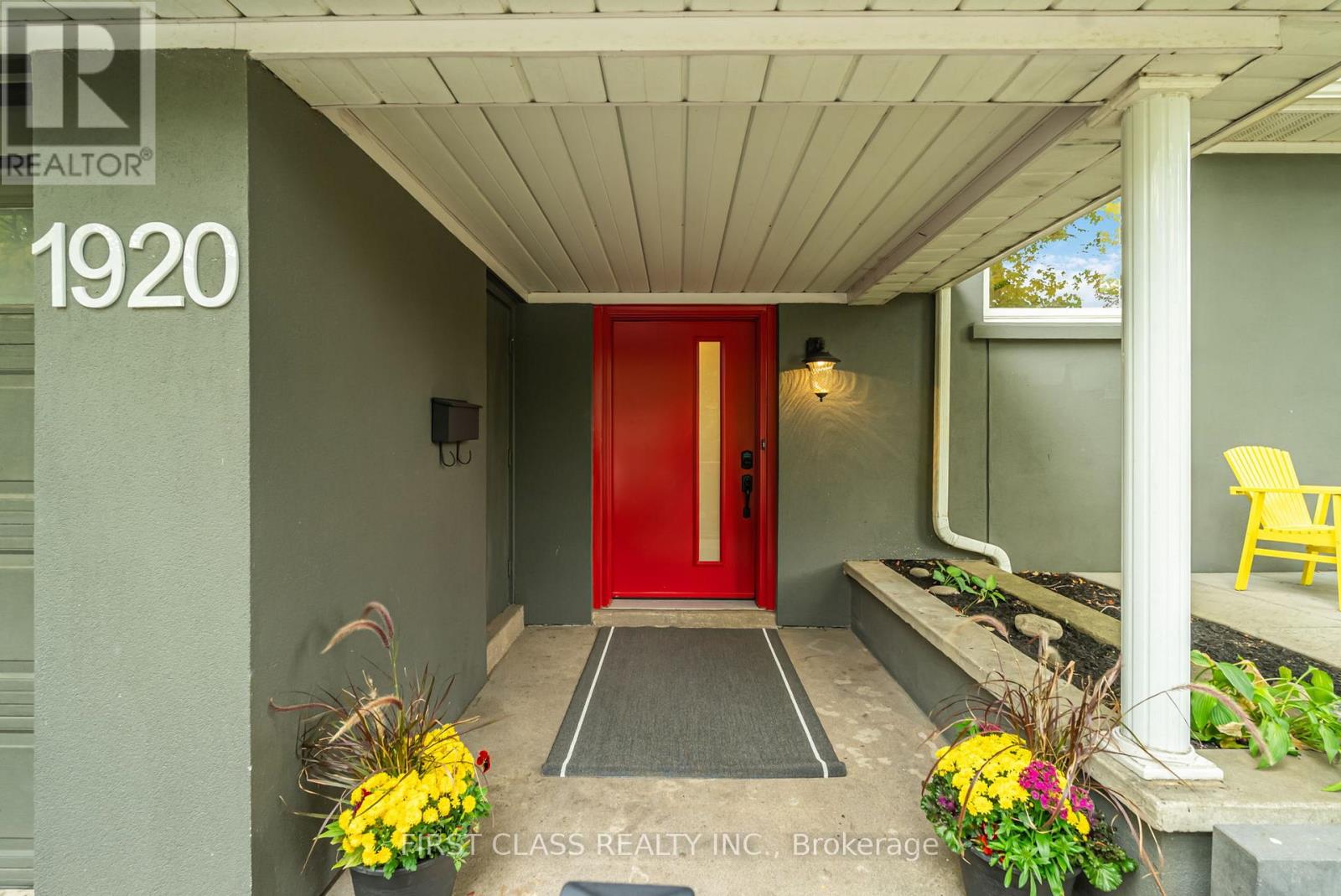 Main - 1920 Truscott Drive, Mississauga, Ontario  L5J 2A2 - Photo 4 - W12581666