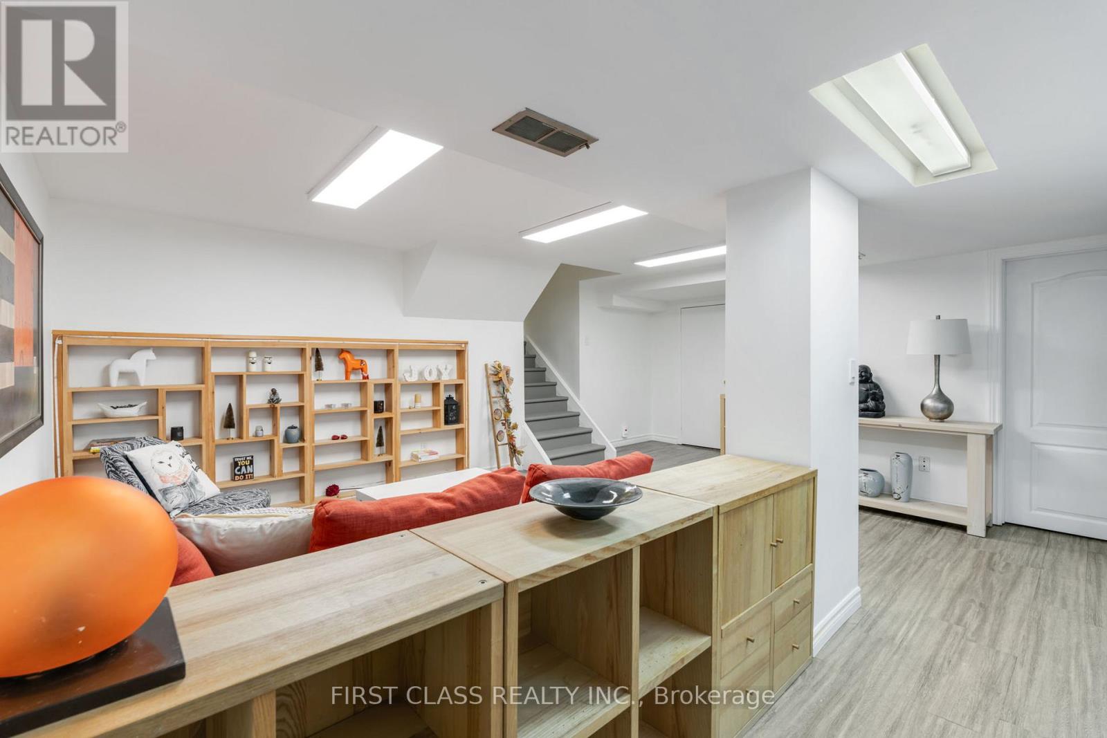 Lower - 1920 Truscott Drive, Mississauga, Ontario  L5J 2A2 - Photo 11 - W12581676