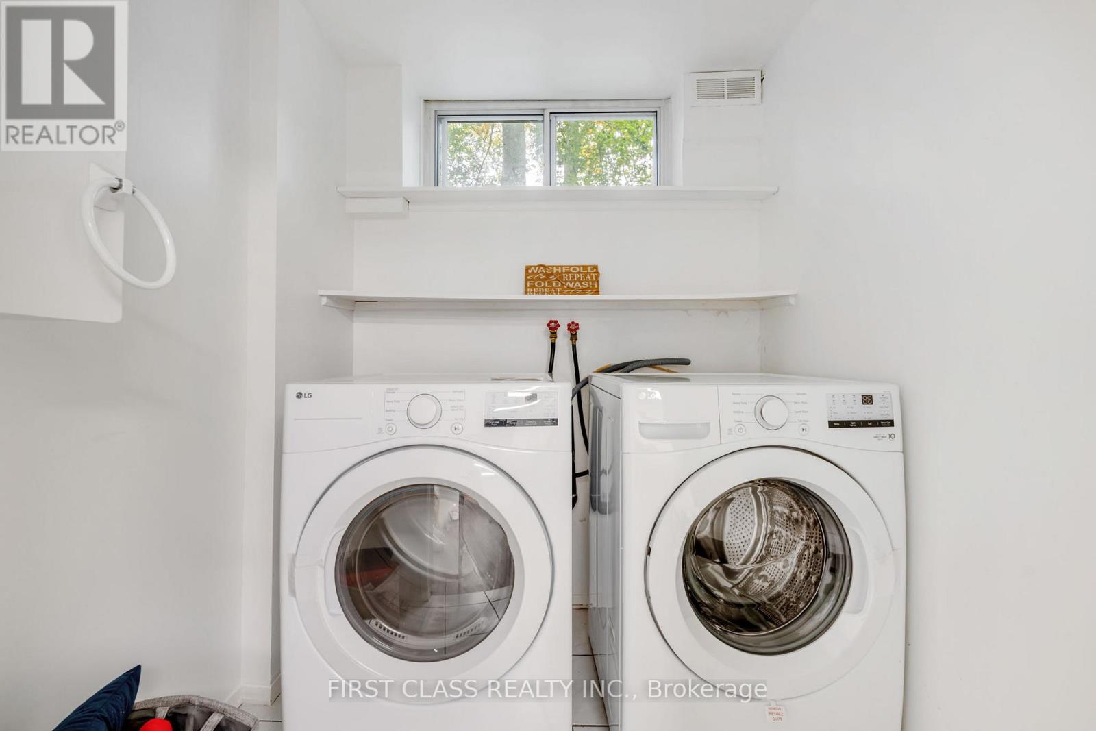 Lower - 1920 Truscott Drive, Mississauga, Ontario  L5J 2A2 - Photo 12 - W12581676