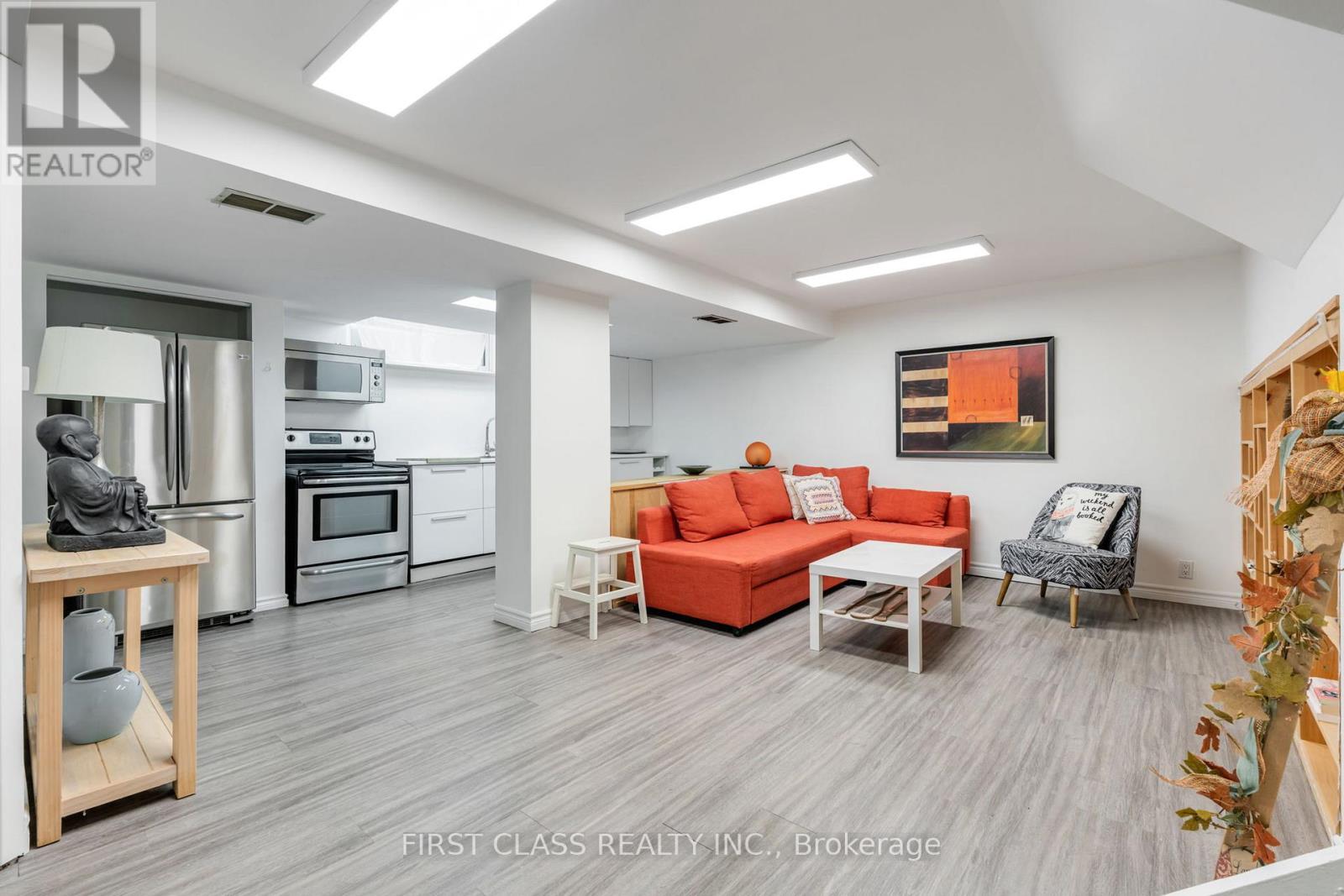 Lower - 1920 Truscott Drive, Mississauga, Ontario  L5J 2A2 - Photo 5 - W12581676