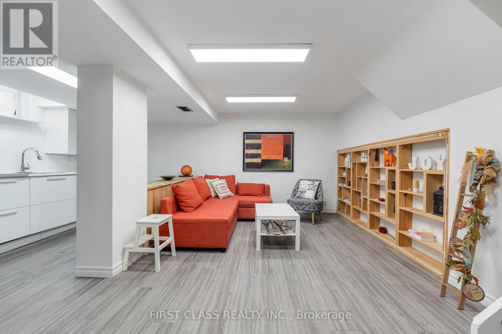 Lower - 1920 Truscott Drive, Mississauga, Ontario  L5J 2A2 - Photo 6 - W12581676