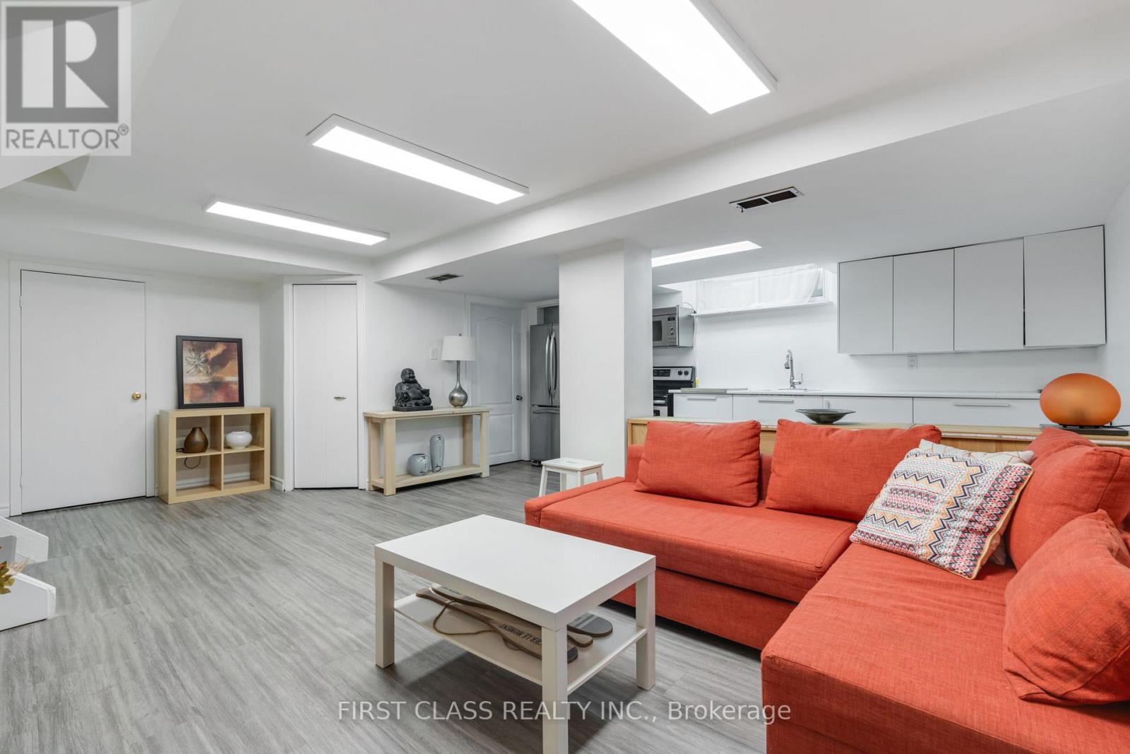 Lower - 1920 Truscott Drive, Mississauga, Ontario  L5J 2A2 - Photo 7 - W12581676