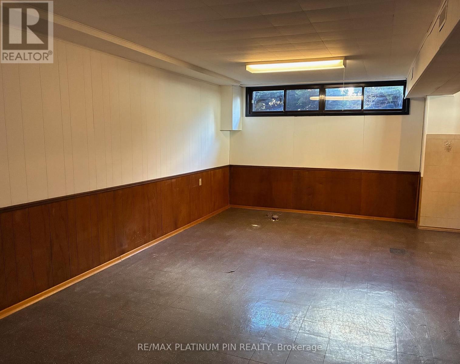 31 Ryewood Drive, Toronto, Ontario  M3N 1B7 - Photo 7 - W12581678