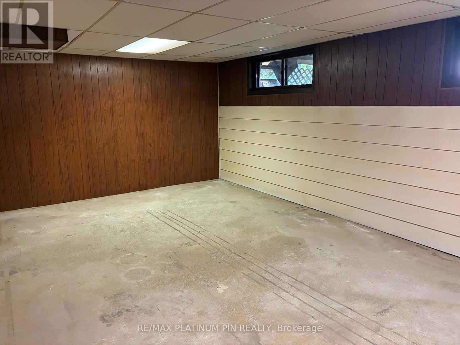 31 Ryewood Drive, Toronto, Ontario  M3N 1B7 - Photo 8 - W12581678