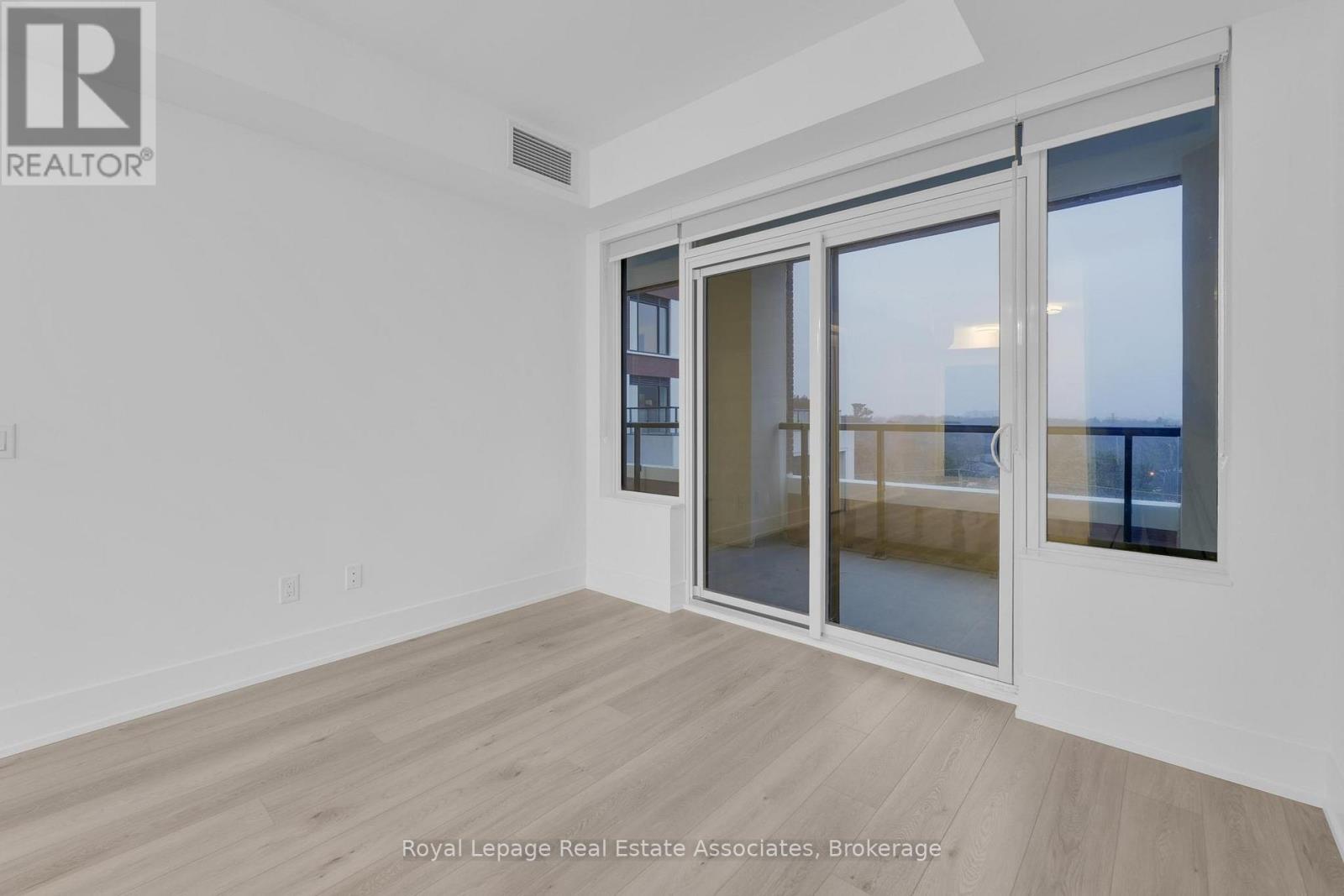 259 The Kingsway, Toronto, Ontario  M9A 0G2 - Photo 11 - W12581690