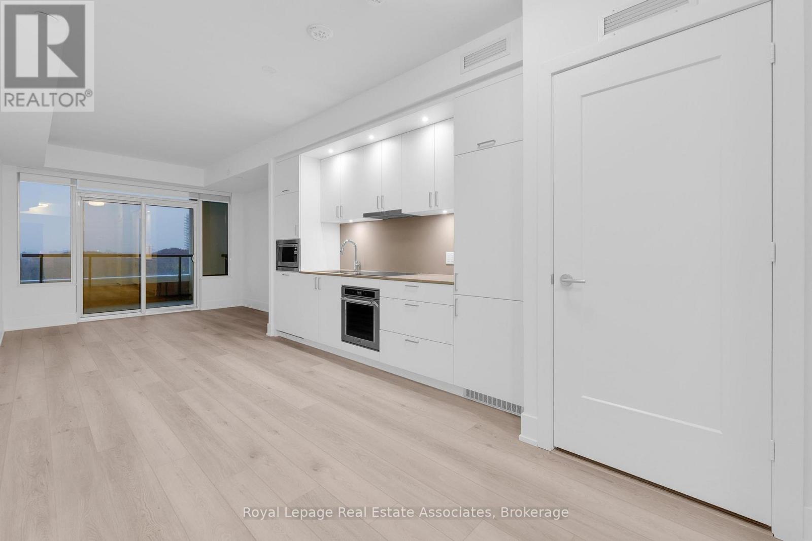 259 The Kingsway, Toronto, Ontario  M9A 0G2 - Photo 2 - W12581690