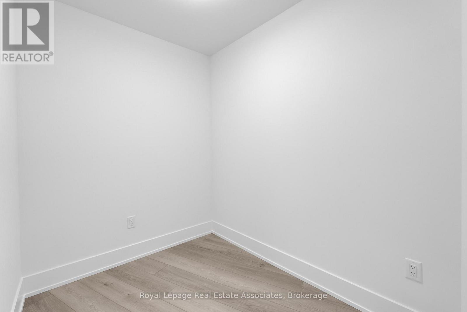 259 The Kingsway, Toronto, Ontario  M9A 0G2 - Photo 7 - W12581690