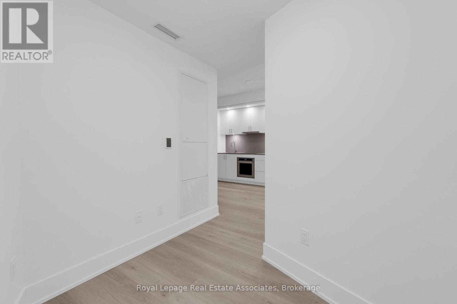 259 The Kingsway, Toronto, Ontario  M9A 0G2 - Photo 8 - W12581690