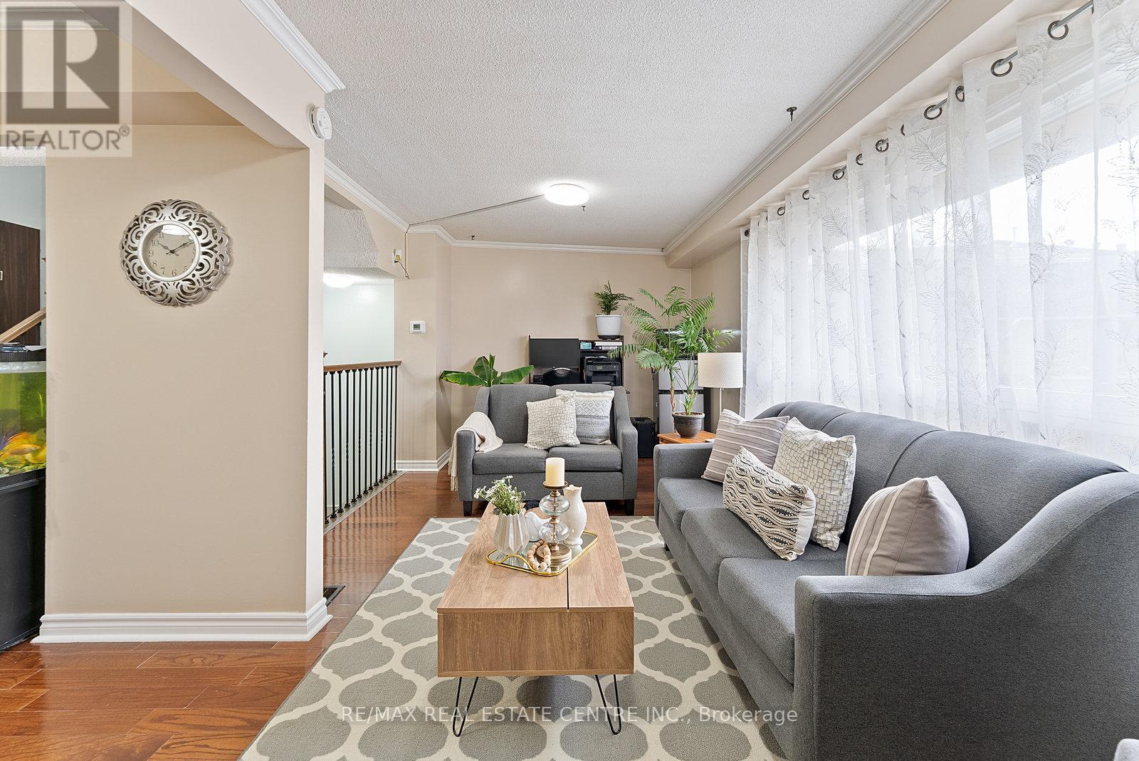 20 Ashton Crescent, Brampton, Ontario  L6S 3J9 - Photo 11 - W12581720