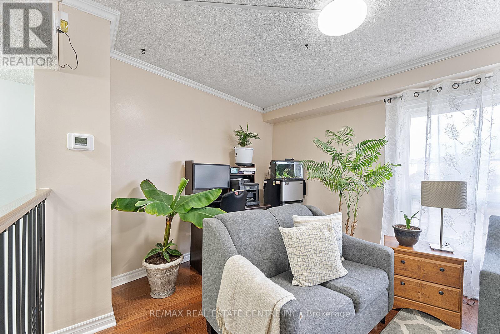 20 Ashton Crescent, Brampton, Ontario  L6S 3J9 - Photo 8 - W12581720