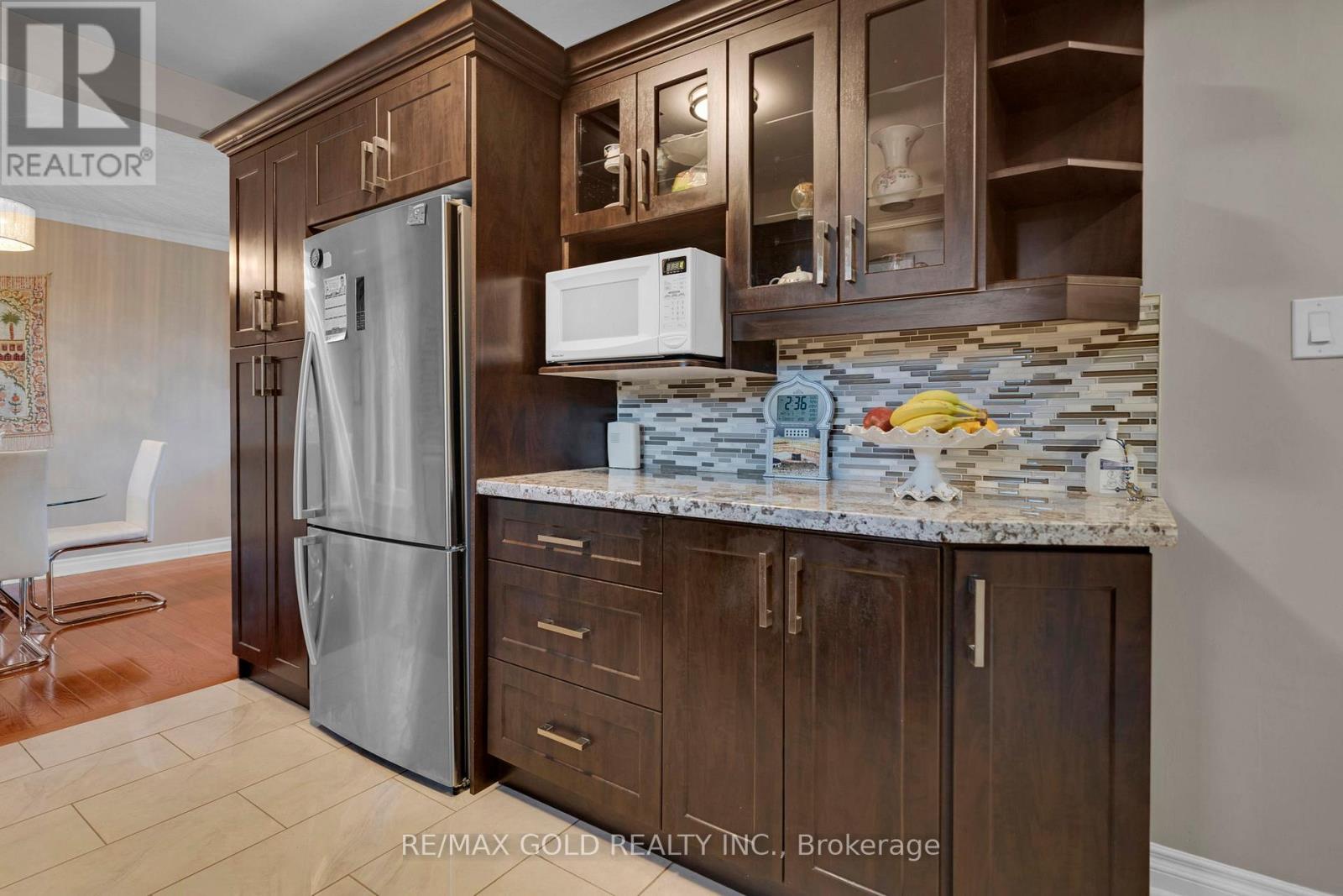 10 Eringate Road, Brampton, Ontario  L6T 3H5 - Photo 11 - W12581722