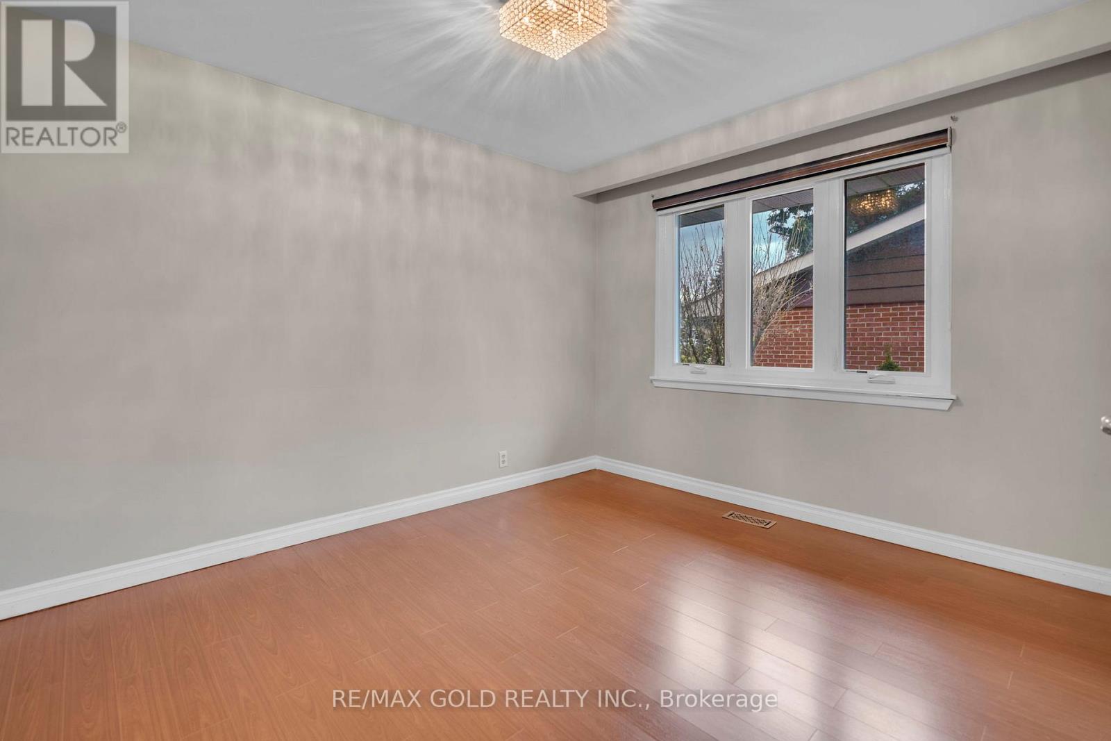 10 Eringate Road, Brampton, Ontario  L6T 3H5 - Photo 14 - W12581722