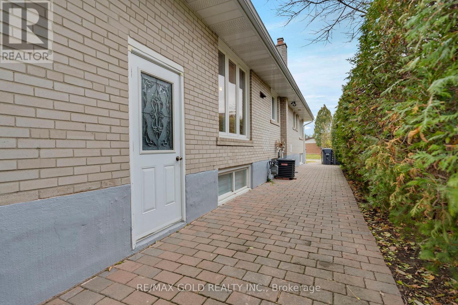 10 Eringate Road, Brampton, Ontario  L6T 3H5 - Photo 34 - W12581722