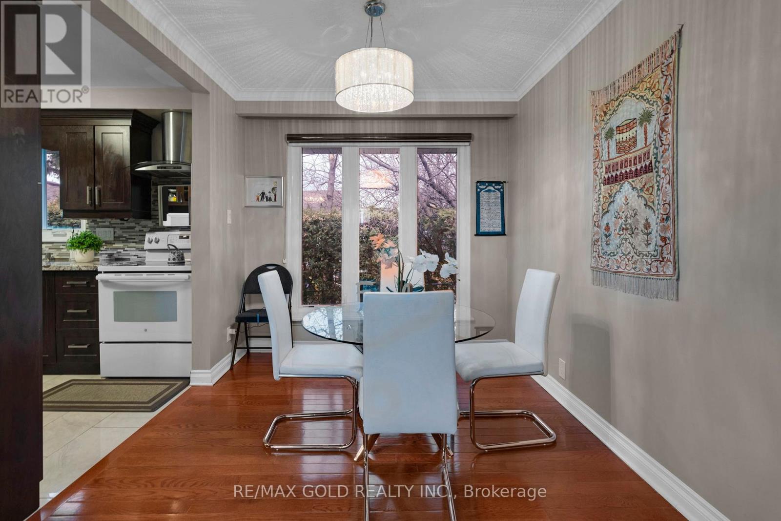 10 Eringate Road, Brampton, Ontario  L6T 3H5 - Photo 7 - W12581722