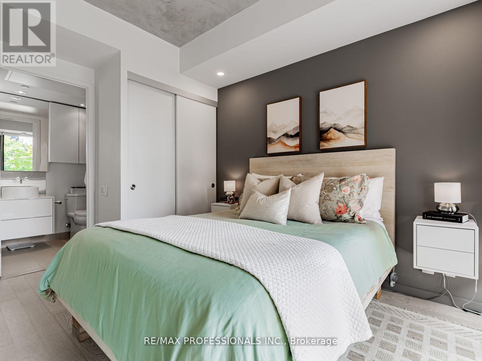 401 - 383 Sorauren Avenue, Toronto, Ontario  M6R 0A4 - Photo 24 - W12581798