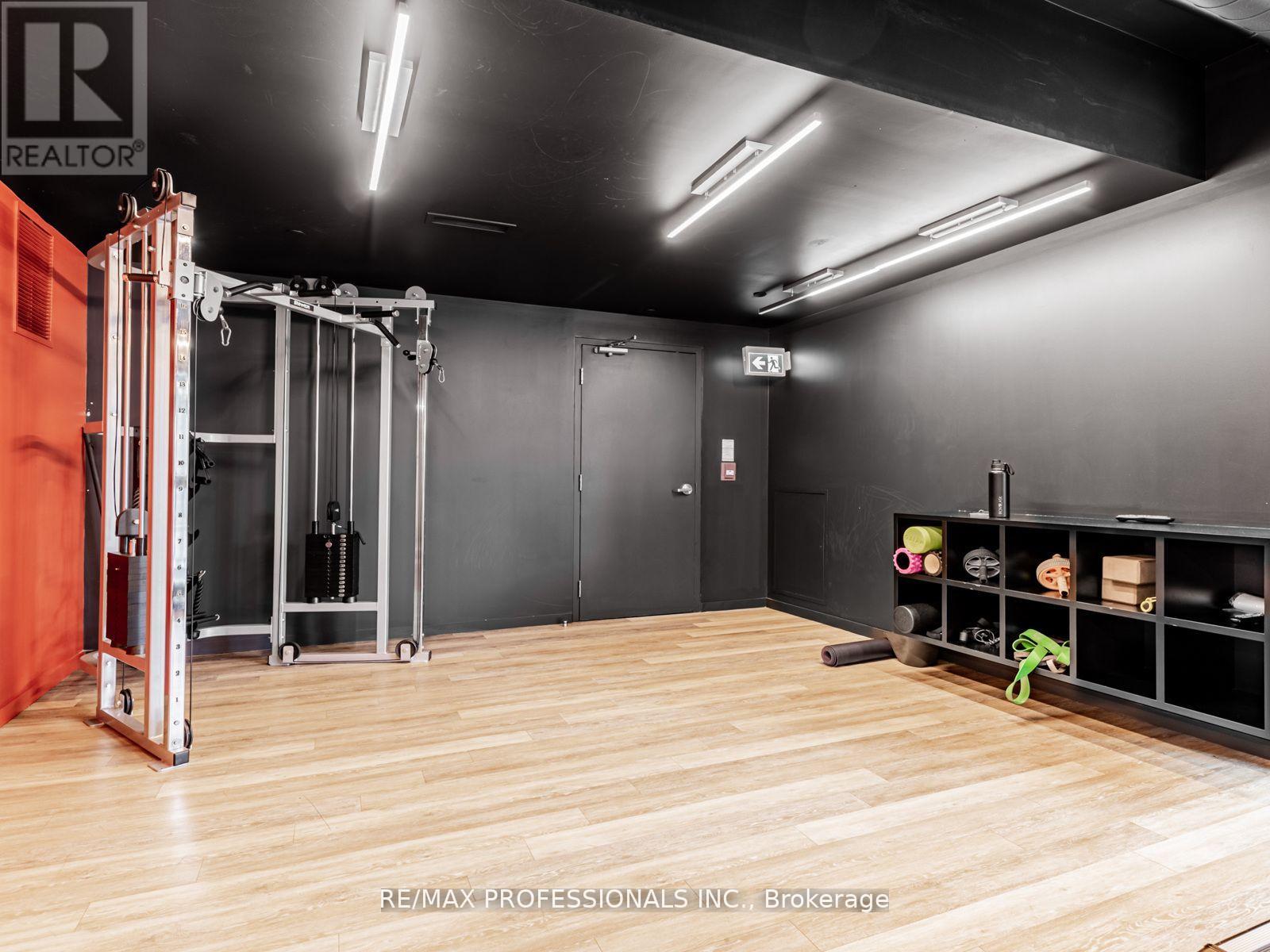 401 - 383 Sorauren Avenue, Toronto, Ontario  M6R 0A4 - Photo 33 - W12581798