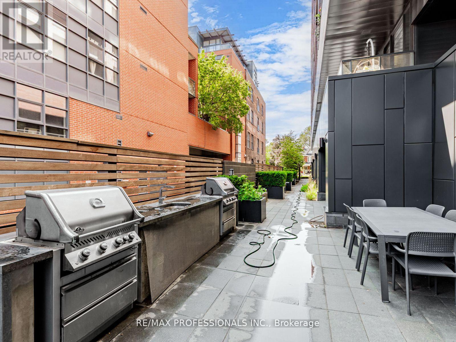 401 - 383 Sorauren Avenue, Toronto, Ontario  M6R 0A4 - Photo 34 - W12581798