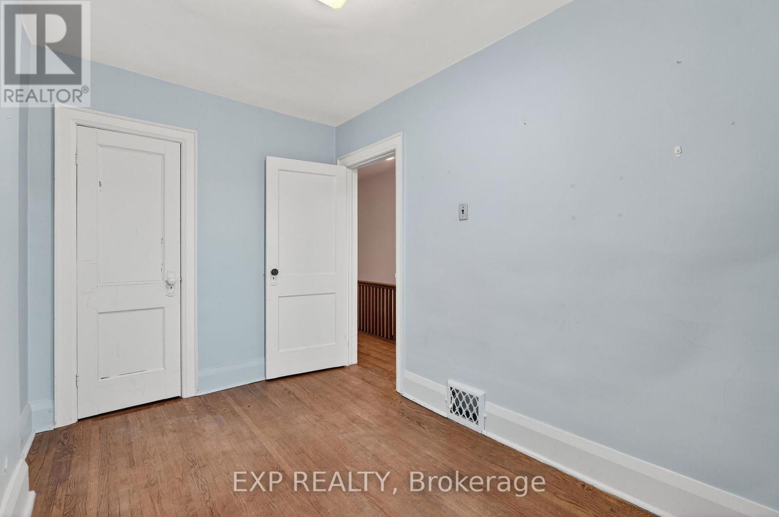 648 Willard Avenue, Toronto, Ontario  M6S 3S4 - Photo 23 - W12581812