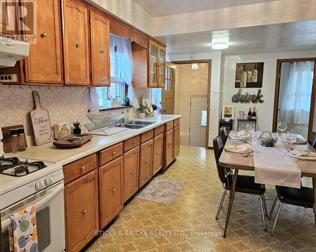 5260 Stuart Avenue, Niagara Falls, Ontario  L2E 4M8 - Photo 8 - X12581828