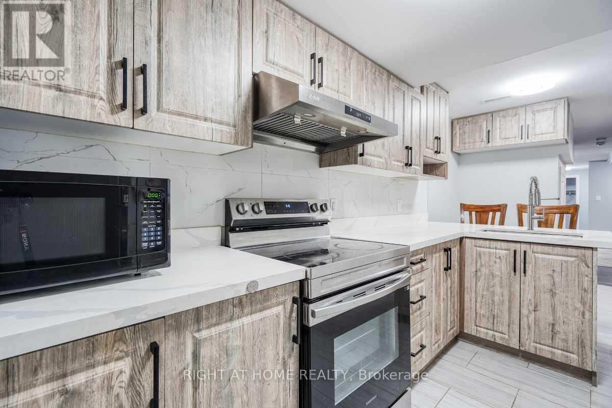 1053 Orenda Street, Pickering, Ontario  L1V 2P8 - Photo 9 - E12431021