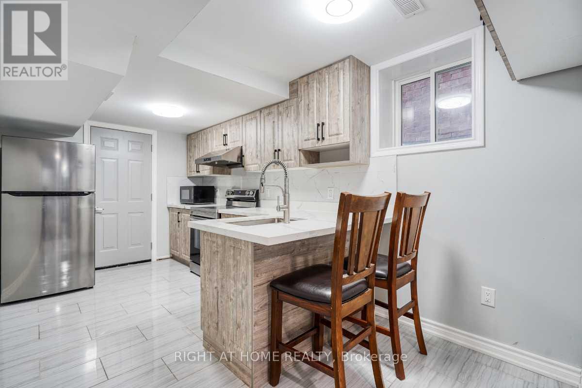 1053 Orenda Street, Pickering, Ontario  L1V 2P8 - Photo 6 - E12431021