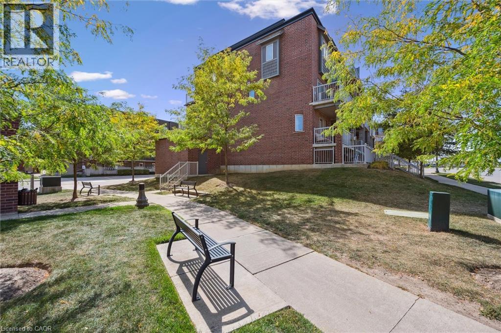 24 Sienna Street Unit# D, Kitchener, Ontario N2R 0H6 - Photo 2 - 40790890