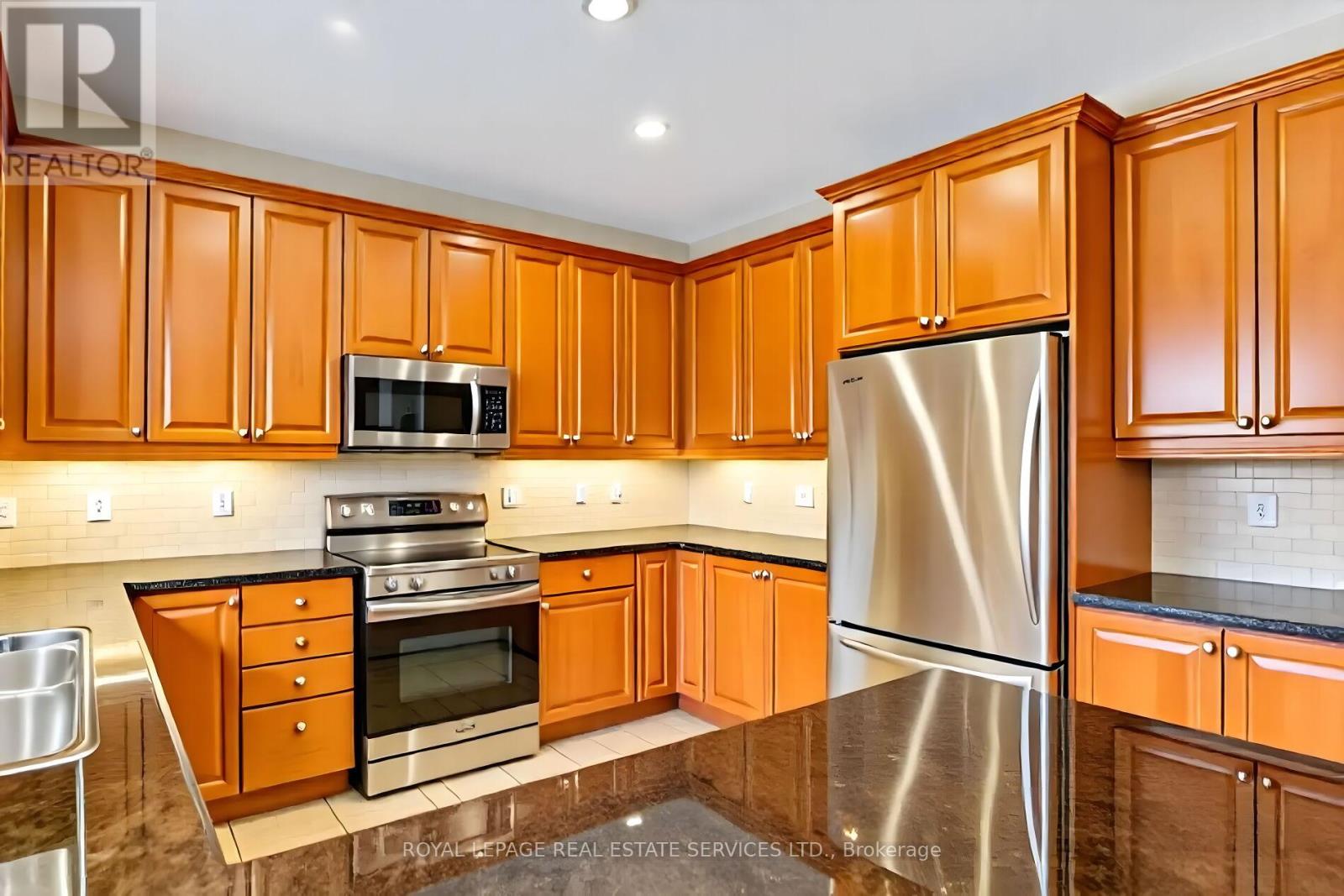 3137 Countess Crescent, Mississauga, Ontario  L5M 0E1 - Photo 12 - W12468492