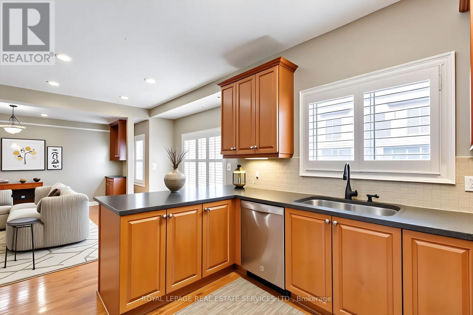 3137 Countess Crescent, Mississauga, Ontario  L5M 0E1 - Photo 13 - W12468492