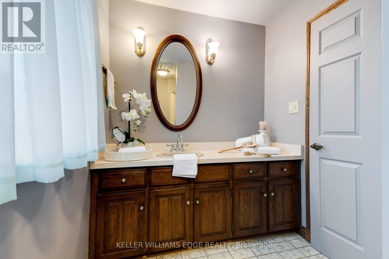 55 Kirby Avenue, Hamilton, Ontario  L9H 6H6 - Photo 28 - X12581562