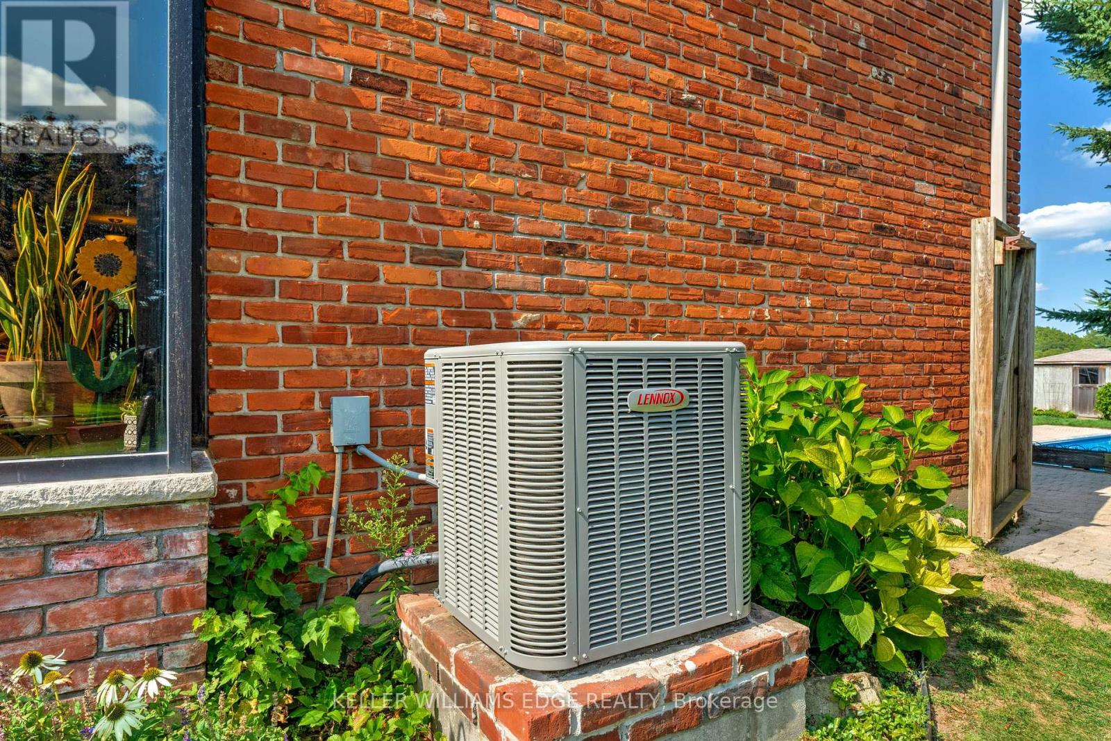 55 Kirby Avenue, Hamilton, Ontario  L9H 6H6 - Photo 49 - X12581562