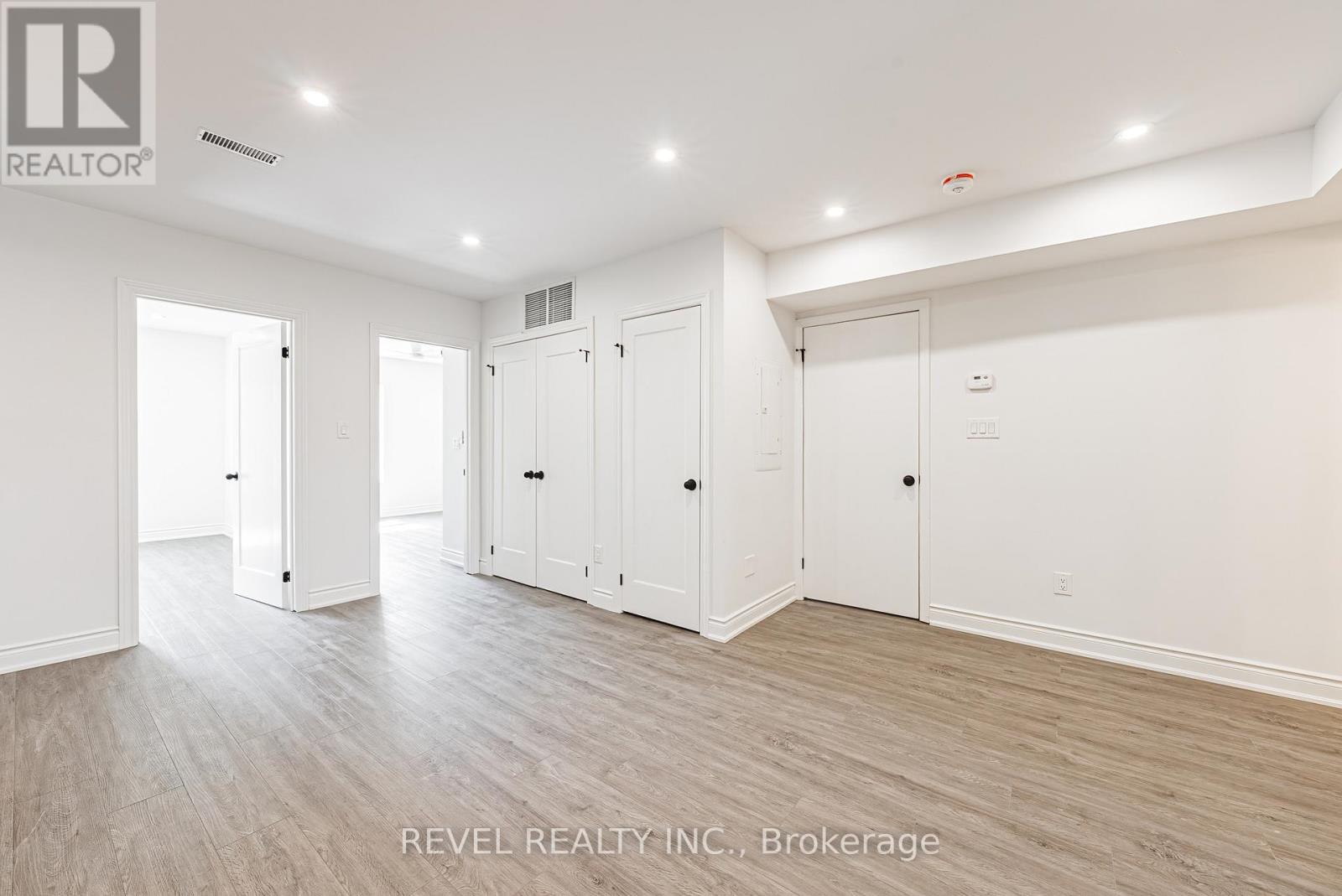 1127 Main Street E, Hamilton, Ontario  L8M 1P2 - Photo 11 - X12581612