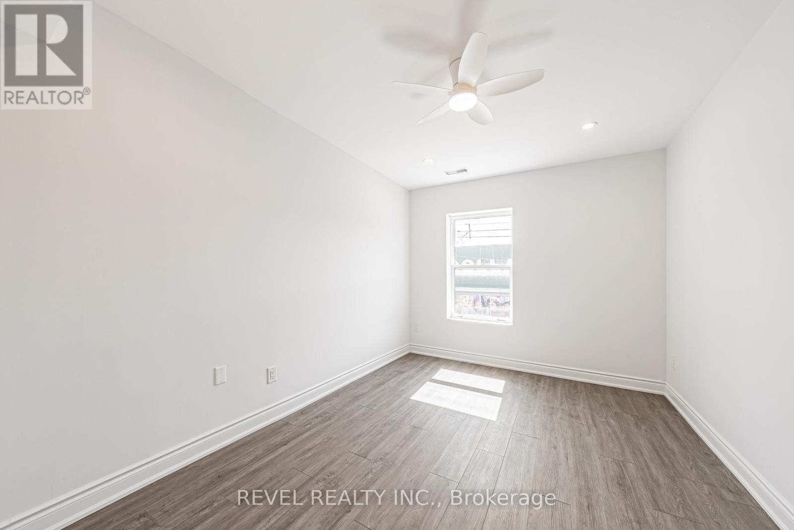 1127 Main Street E, Hamilton, Ontario  L8M 1P2 - Photo 12 - X12581612