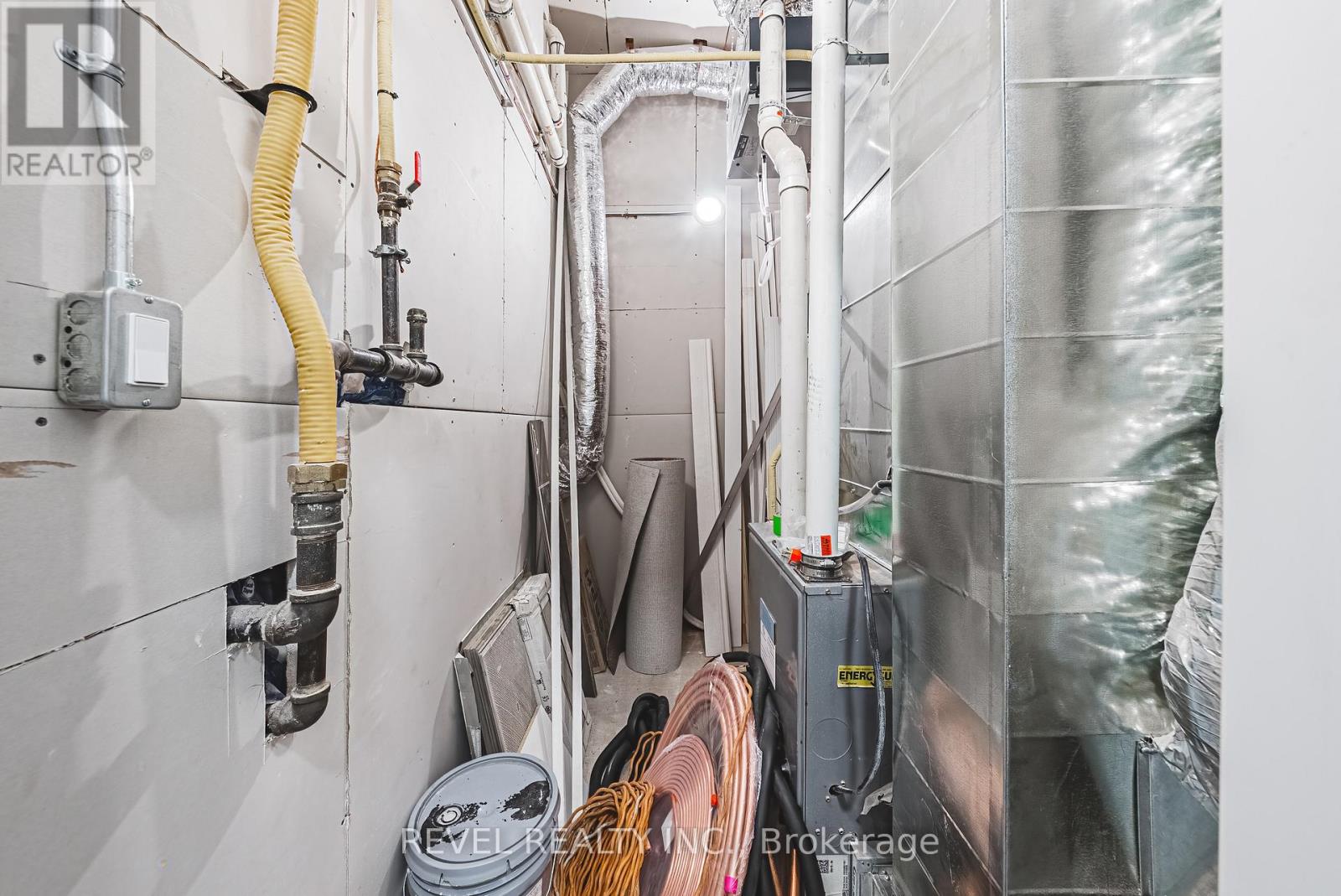 1127 Main Street E, Hamilton, Ontario  L8M 1P2 - Photo 21 - X12581612