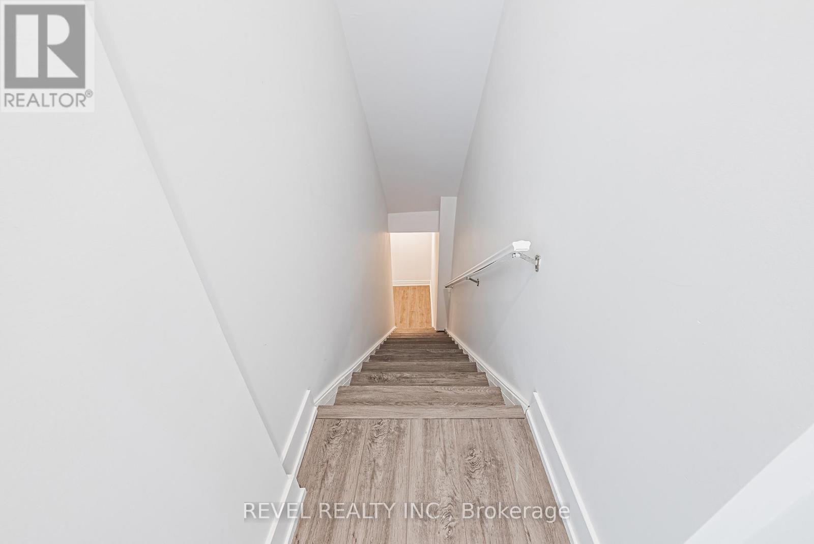 1127 Main Street E, Hamilton, Ontario  L8M 1P2 - Photo 33 - X12581612