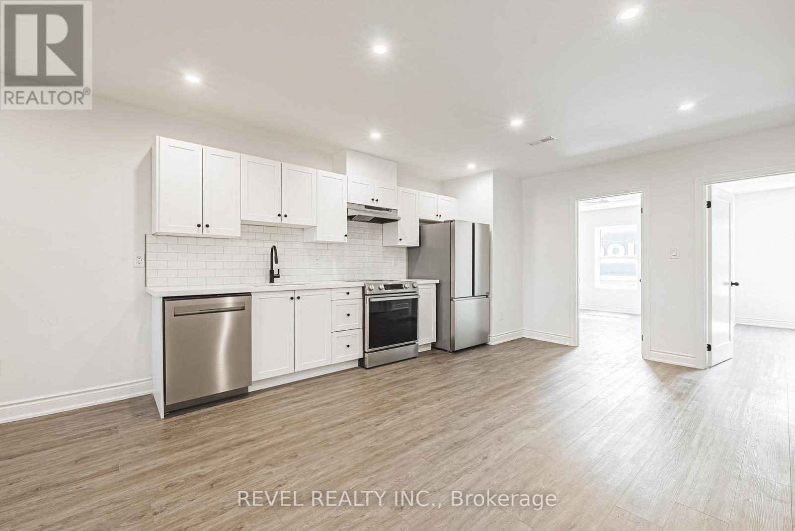 1127 Main Street E, Hamilton, Ontario  L8M 1P2 - Photo 7 - X12581612