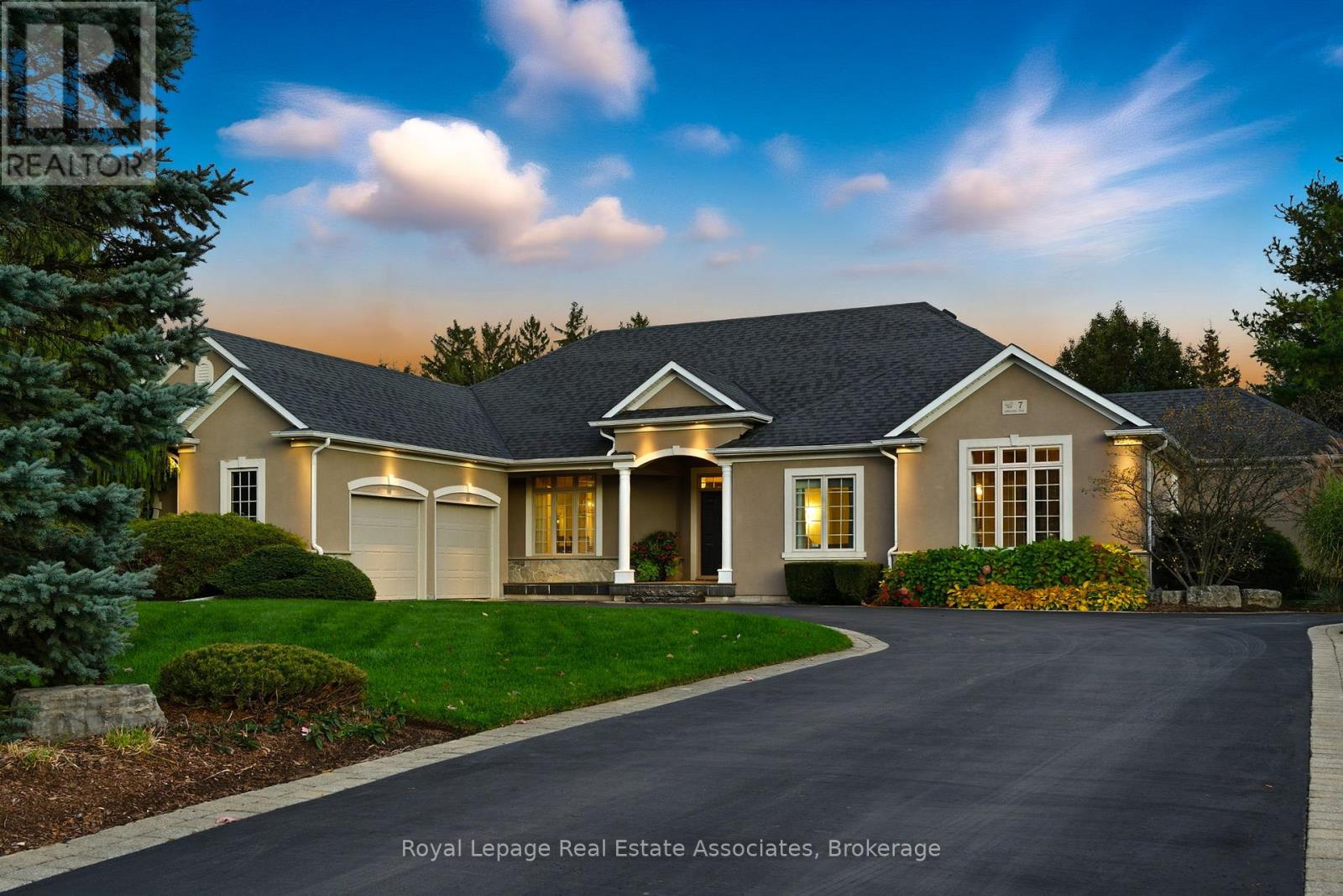 7 APPALOOSA TRAIL, Hamilton, Ontario