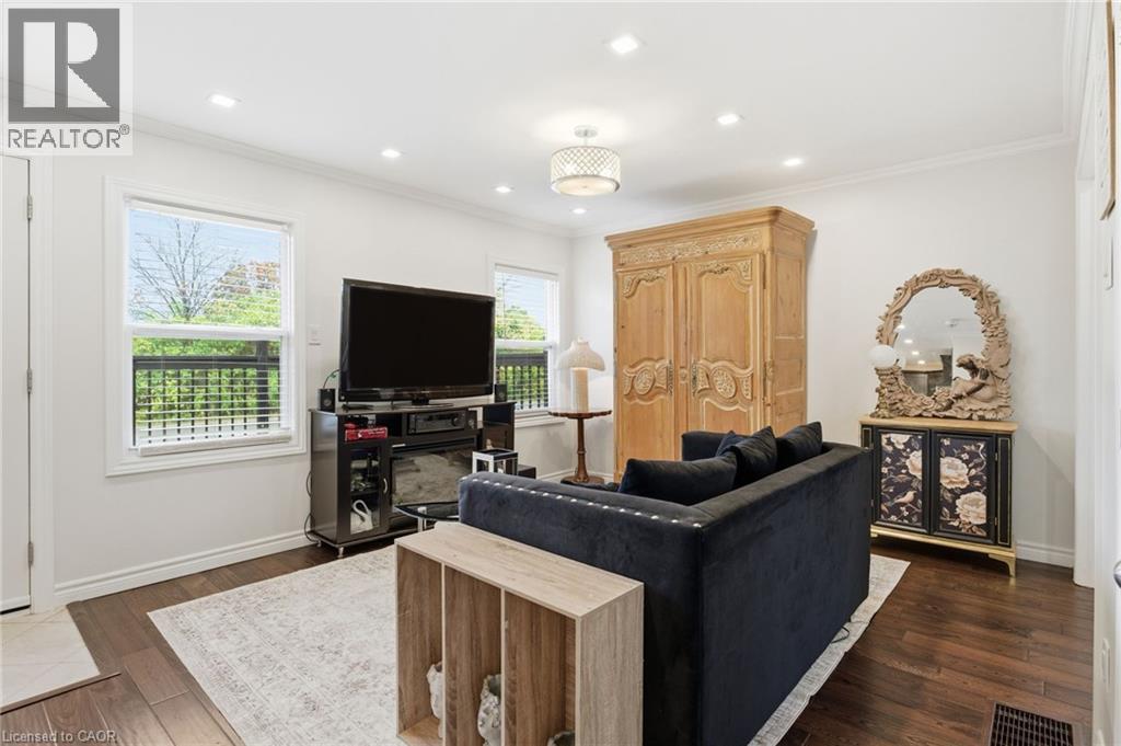 564 Walmer Road, Hamilton, Ontario  L8H 3E7 - Photo 8 - 40784063