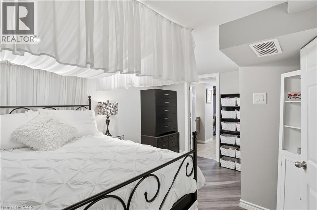 564 Walmer Road, Hamilton, Ontario  L8H 3E7 - Photo 23 - 40784063