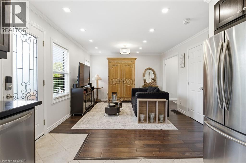 564 Walmer Road, Hamilton, Ontario  L8H 3E7 - Photo 6 - 40784063