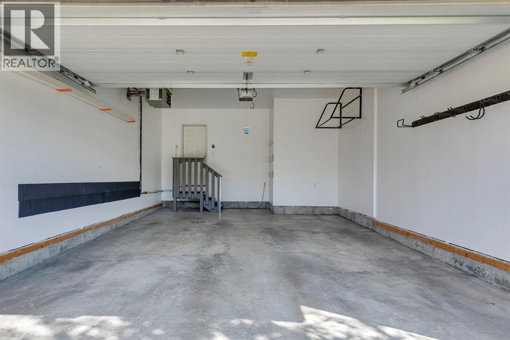 69 Shawnee Green Sw, Calgary, Alberta  T2Y 0P5 - Photo 20 - A2244390