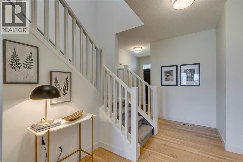 69 Shawnee Green Sw, Calgary, Alberta  T2Y 0P5 - Photo 4 - A2244390