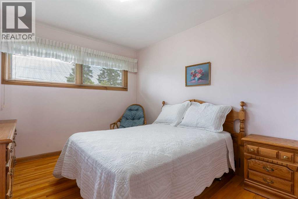 16 Chatham Drive Nw, Calgary, Alberta  T2L 0Z5 - Photo 14 - A2250264