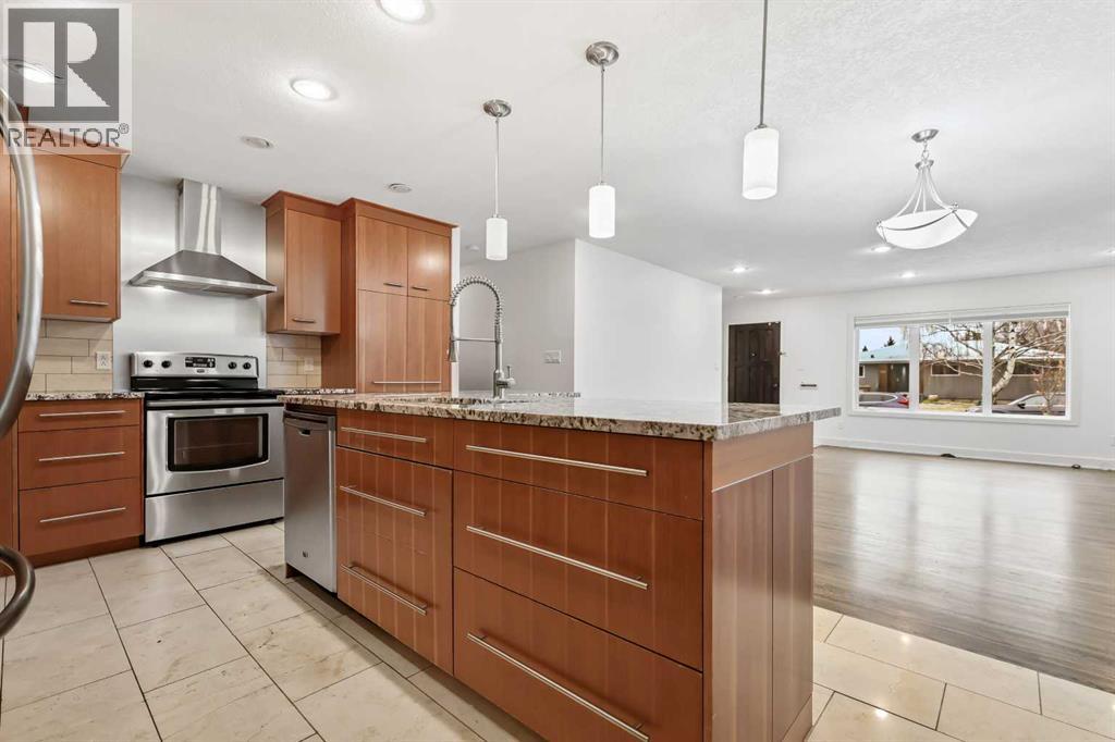 303 40 Street Sw, Calgary, Alberta  T3C 1V9 - Photo 7 - A2268837