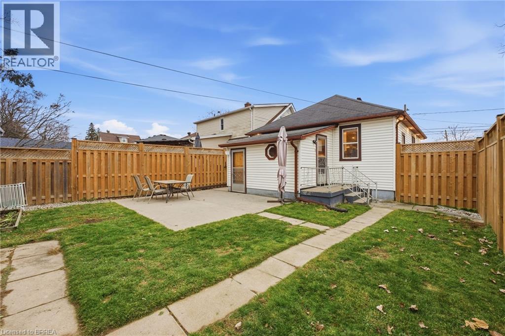 366 Wellington Street, Brantford, Ontario  N3S 4A9 - Photo 2 - 40790855