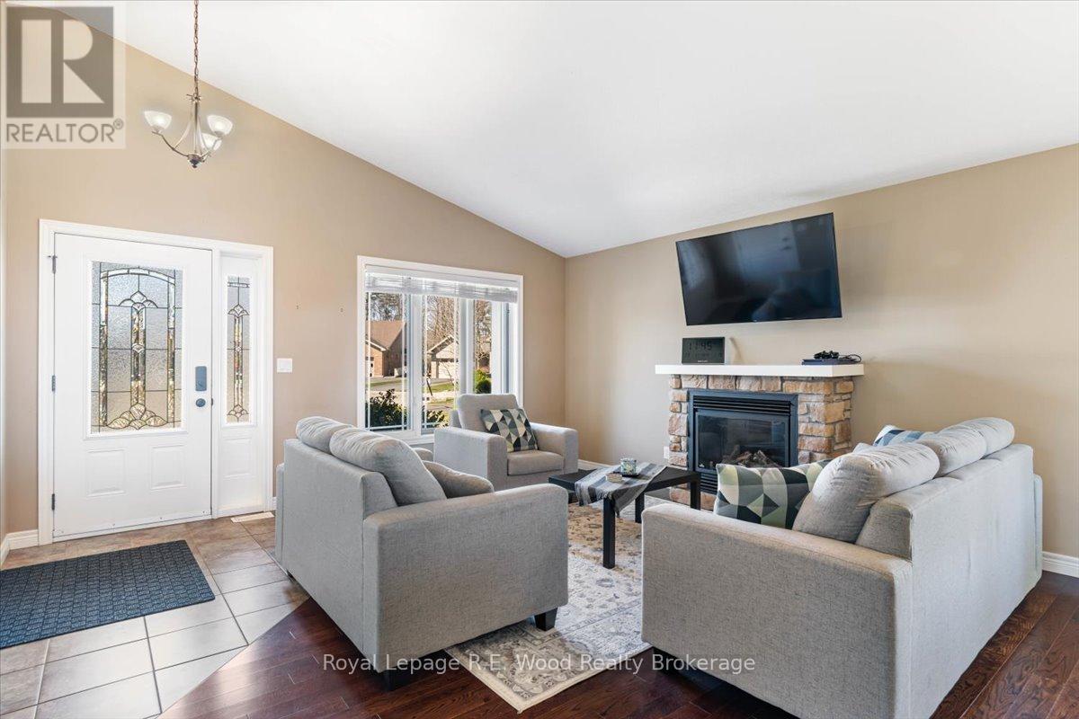 56 Wintergreen Crescent, Norfolk, Ontario  N4B 2W5 - Photo 4 - X12581824