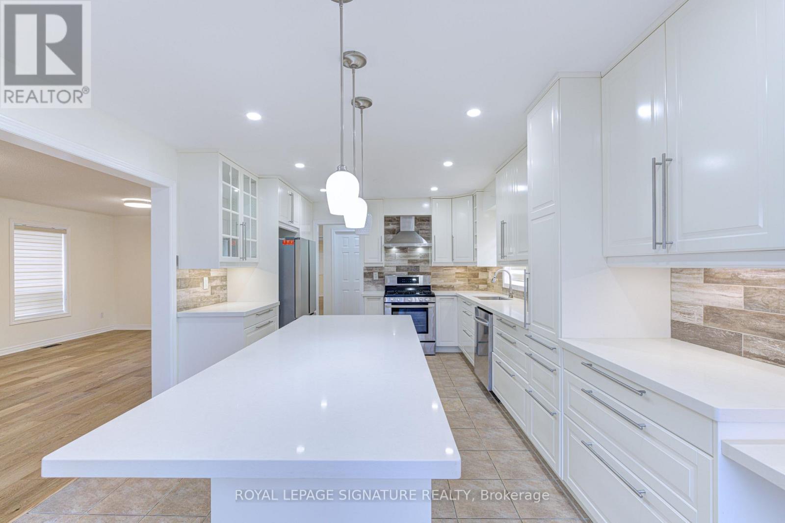 47 Lake Crescent, Barrie, Ontario  L4N 6A7 - Photo 13 - S12408634